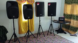 Speaker aktif 4 buah + mixer + mic wireless 2 buah ( 550rb/hari )