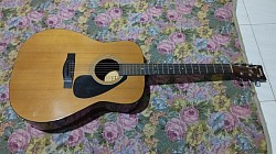 Sewa gitar akustik elektrik pontianak ( 40rb/hari )